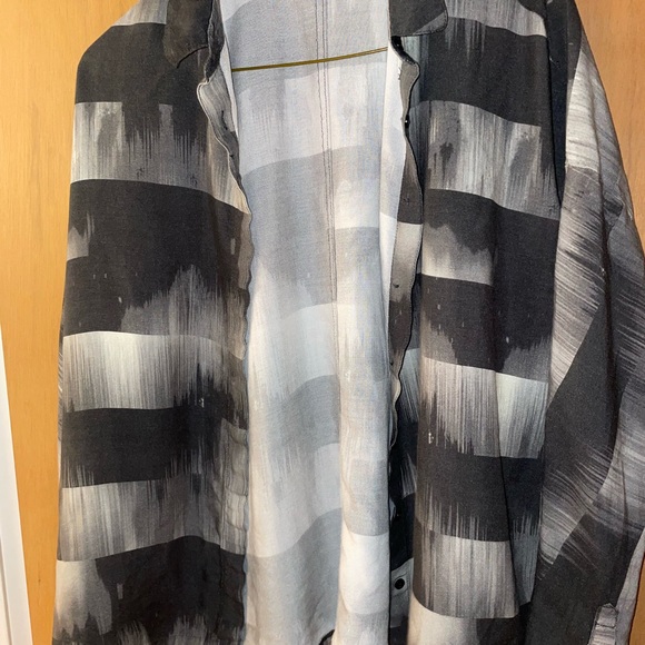 Ladies Bench. Button up shirt - Picture 2 of 5